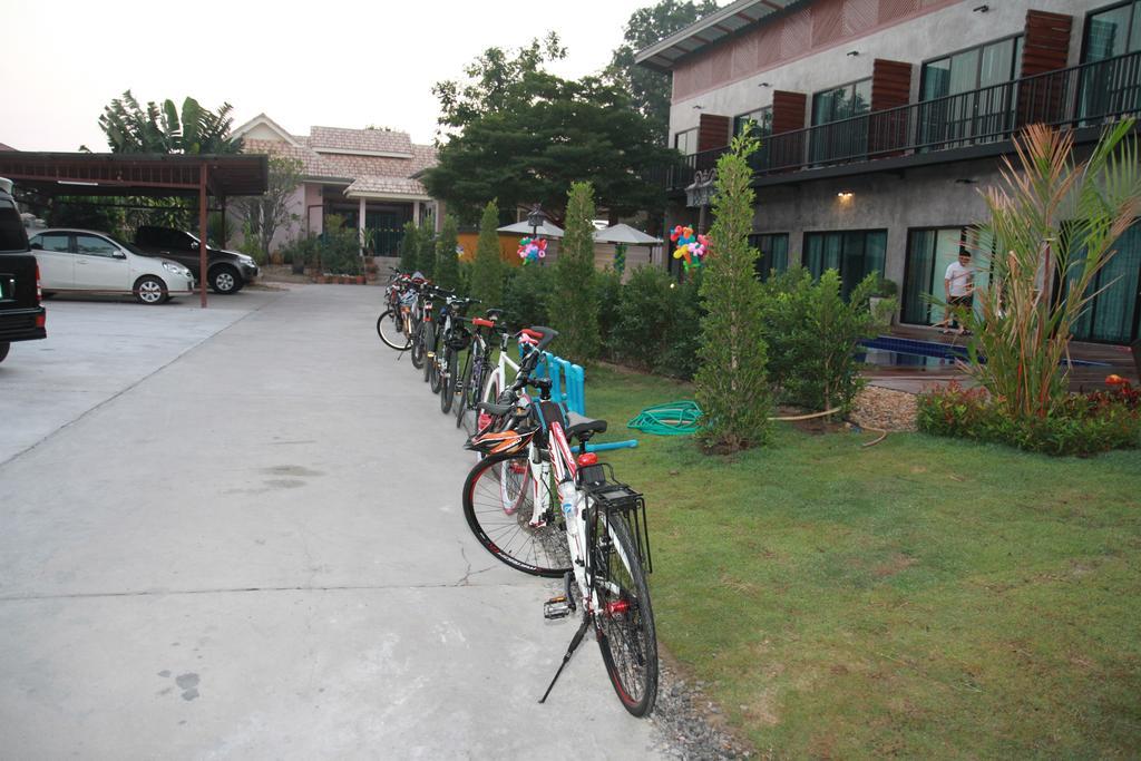 The Bike Loft Family Hostel HHQ Buitenkant foto