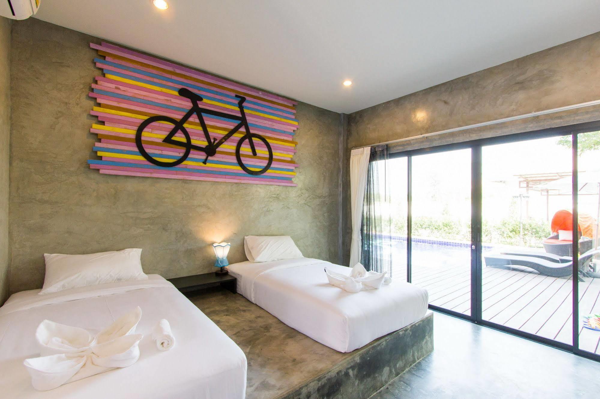 The Bike Loft Family Hostel HHQ Buitenkant foto